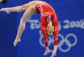 2026世界杯分組-大坂直美跨界助阵？RNG惊险取胜，高光操作引爆全网！